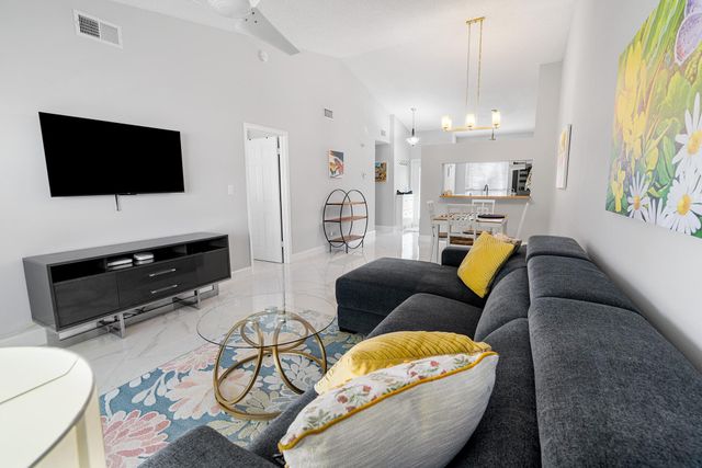 3068 S Oakland Forest Dr 803, Oakland Park, FL 33309