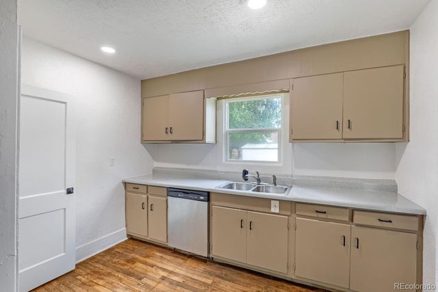 8015 E 16th Avenue, Denver, CO 80220