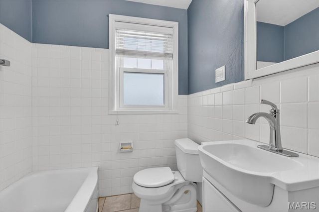 5701 Pernod Avenue, St Louis, MO 63139