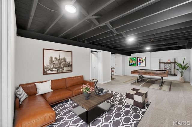 5701 Pernod Avenue, St Louis, MO 63139