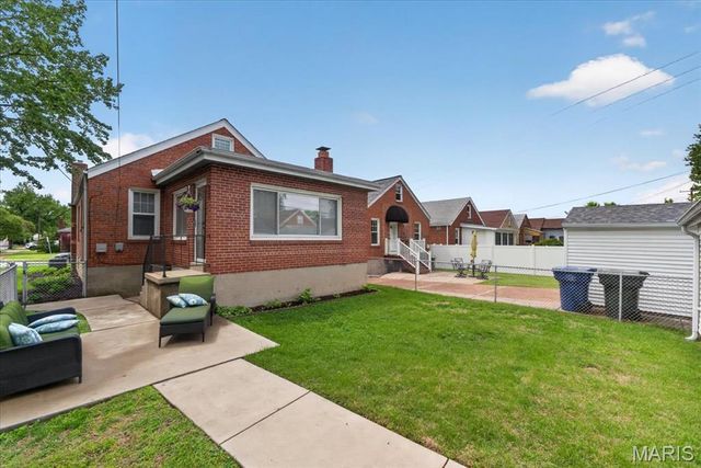 5701 Pernod Avenue, St Louis, MO 63139