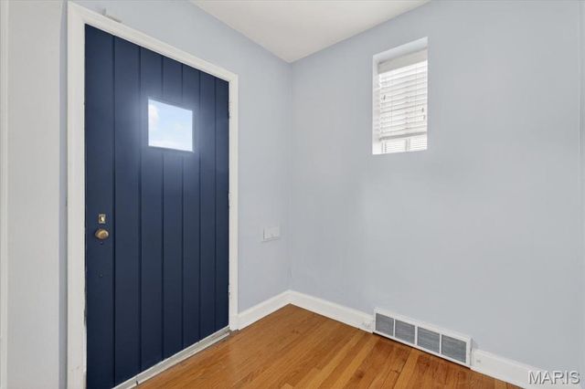 5701 Pernod Avenue, St Louis, MO 63139