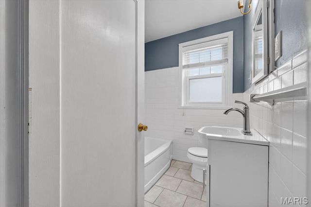 5701 Pernod Avenue, St Louis, MO 63139