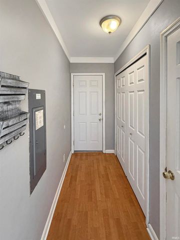 5200 Kenwood Drive, Newburgh, IN 47630