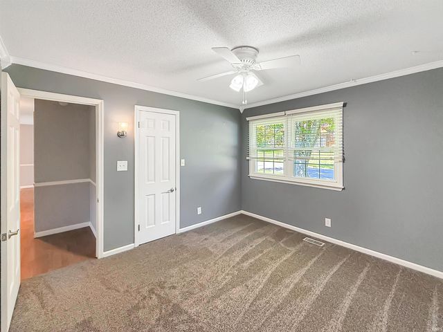 5200 Kenwood Drive, Newburgh, IN 47630