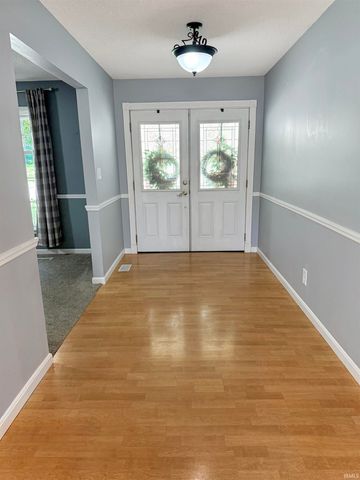 5200 Kenwood Drive, Newburgh, IN 47630