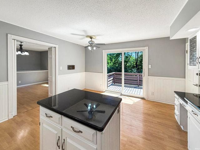 5200 Kenwood Drive, Newburgh, IN 47630