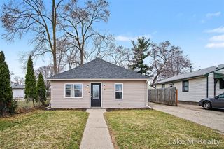 3809 Jefferson Avenue, Wyoming, MI 49548