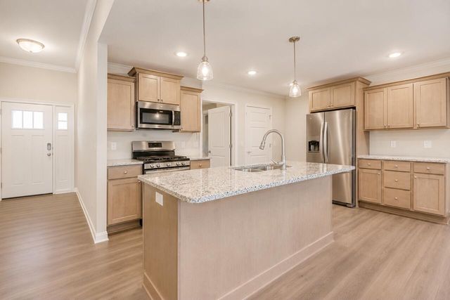 2213 MCINTOSH DR, Columbia, MO 65202