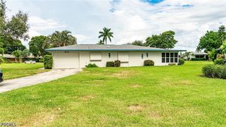 5541 Westwind LN, Fort Myers, FL 33919