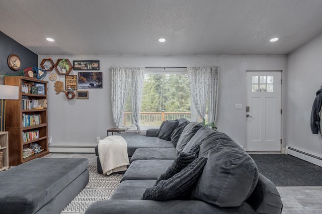 3507 HURST ROAD, North Pole, AK 99705