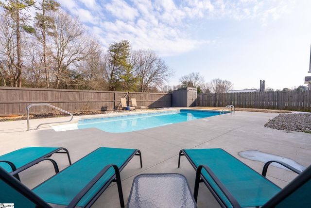 132 Sandpine Way, Greer, SC 29651