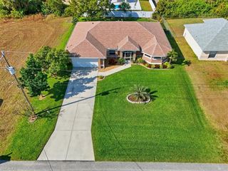 2512 NW 8th PL, Cape Coral, FL 33993