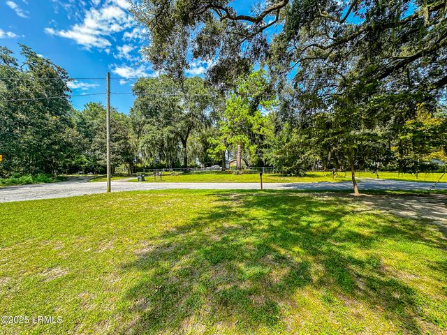 1716 Lafayette Street, Beaufort, SC 29902