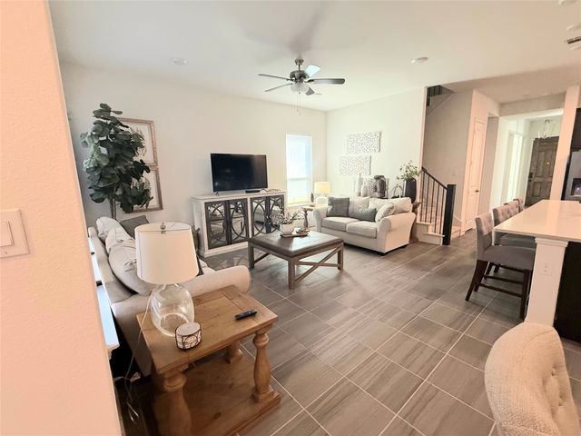 1207 Birds Fort Trail, Arlington, TX 76005