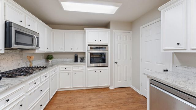 2013 Wickersham Drive, Huntsville, TX 77340