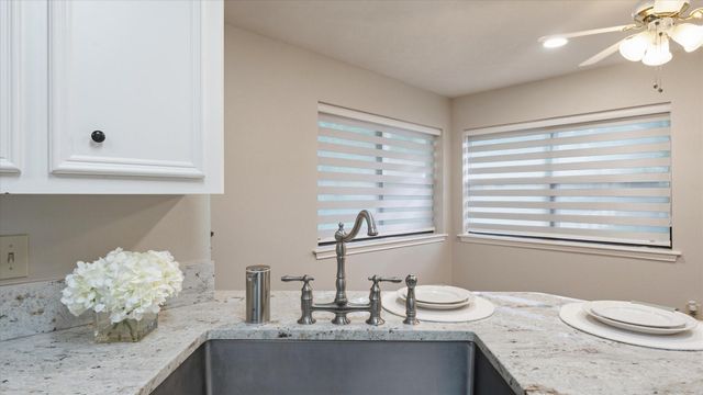 2013 Wickersham Drive, Huntsville, TX 77340