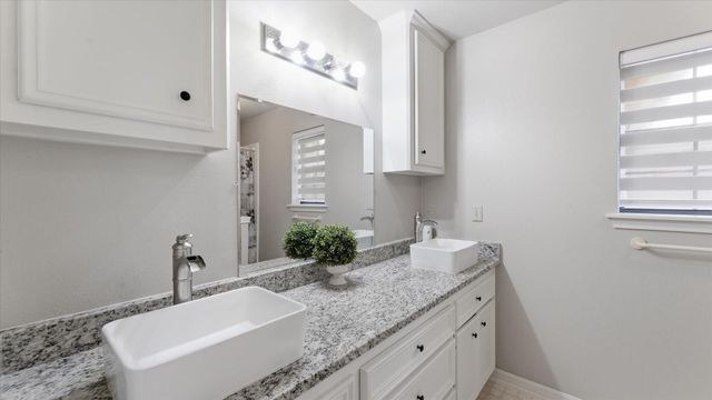 2013 Wickersham Drive, Huntsville, TX 77340