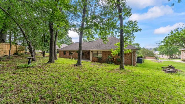 2013 Wickersham Drive, Huntsville, TX 77340