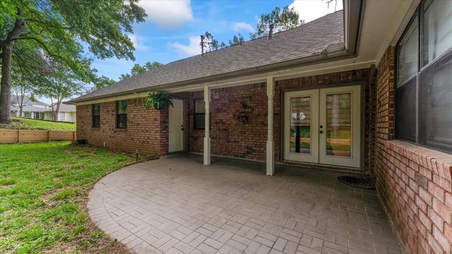 2013 Wickersham Drive, Huntsville, TX 77340