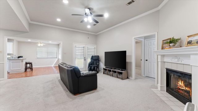 2013 Wickersham Drive, Huntsville, TX 77340