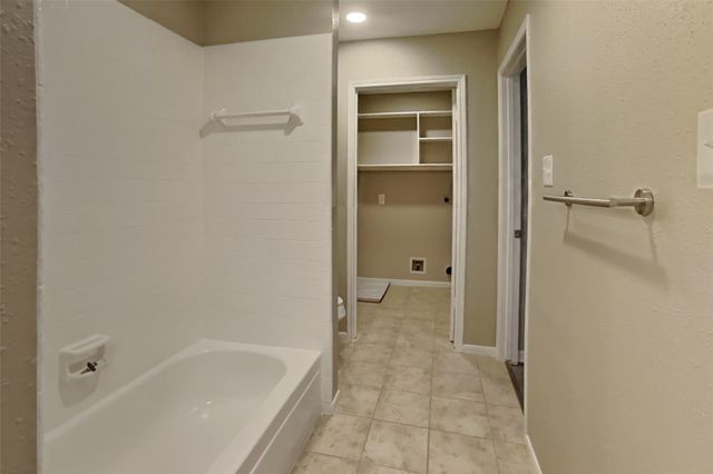 16411 Willingham Way, Houston, TX 77095