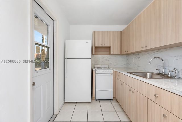 345 W 68th St 202, Hialeah, FL 33014
