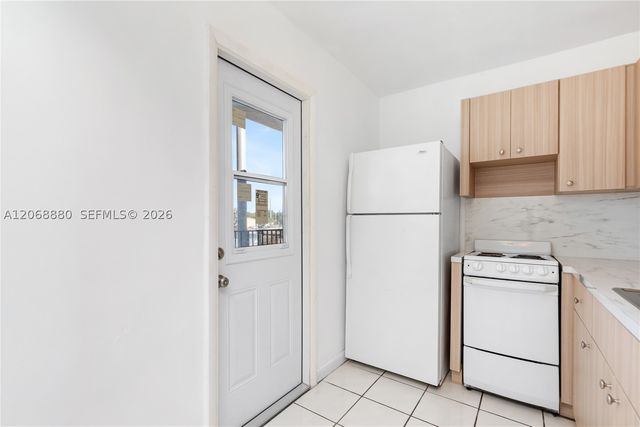 345 W 68th St 202, Hialeah, FL 33014