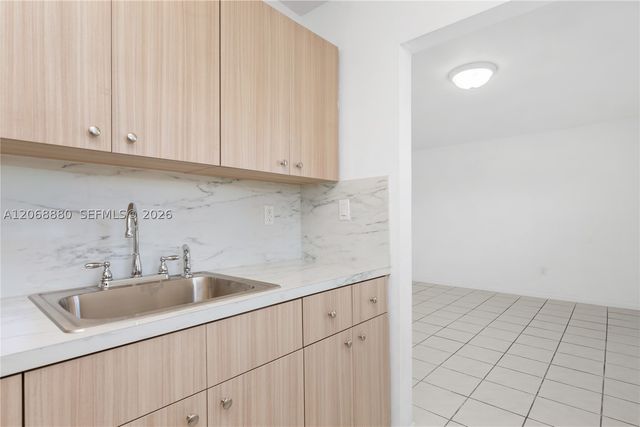 345 W 68th St 202, Hialeah, FL 33014