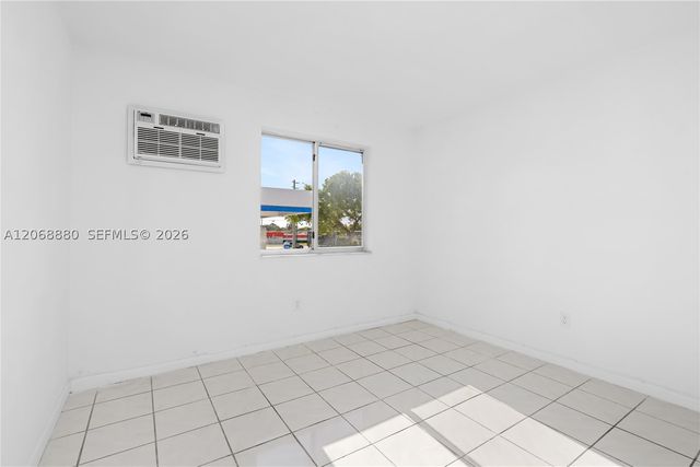 345 W 68th St 202, Hialeah, FL 33014