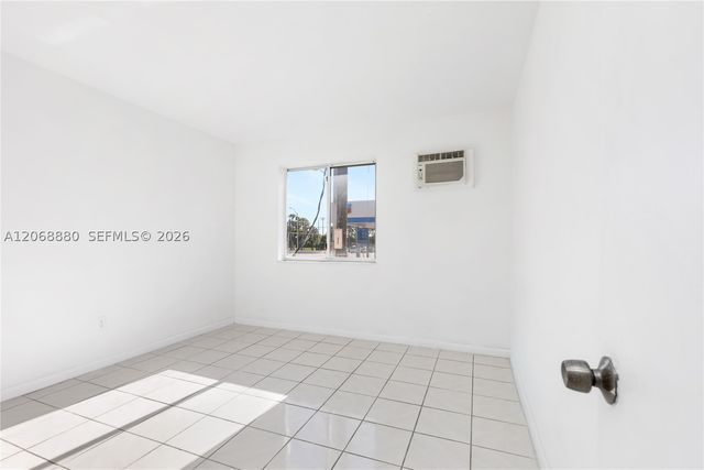 345 W 68th St 202, Hialeah, FL 33014