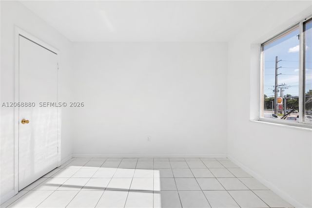 345 W 68th St 202, Hialeah, FL 33014