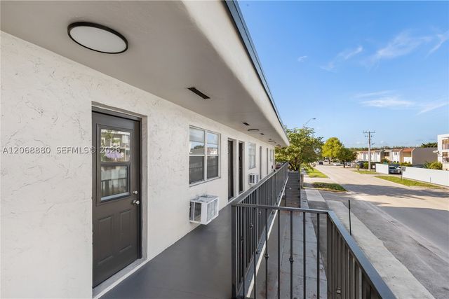 345 W 68th St 202, Hialeah, FL 33014
