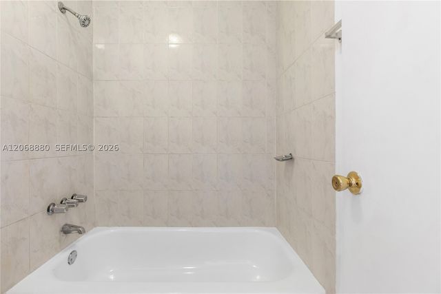 345 W 68th St 202, Hialeah, FL 33014