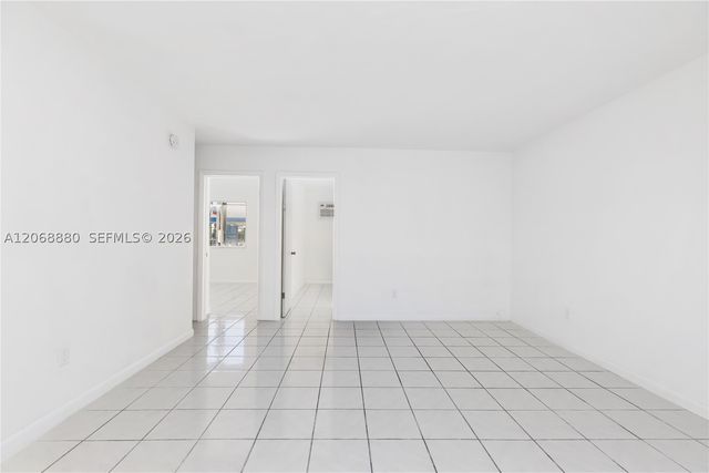 345 W 68th St 202, Hialeah, FL 33014