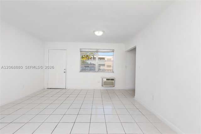 345 W 68th St 202, Hialeah, FL 33014