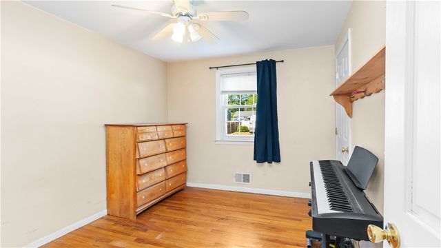 52 Brentwood Avenue, Warwick, RI 02886