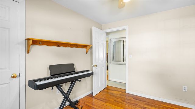 52 Brentwood Avenue, Warwick, RI 02886