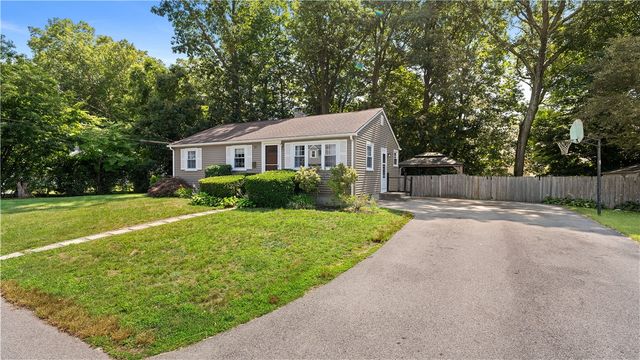 52 Brentwood Avenue, Warwick, RI 02886