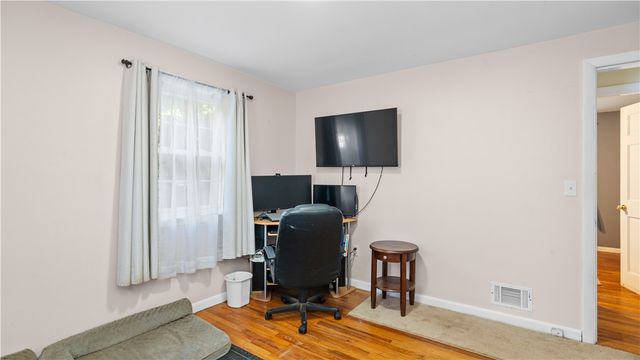 52 Brentwood Avenue, Warwick, RI 02886