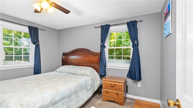 52 Brentwood Avenue, Warwick, RI 02886