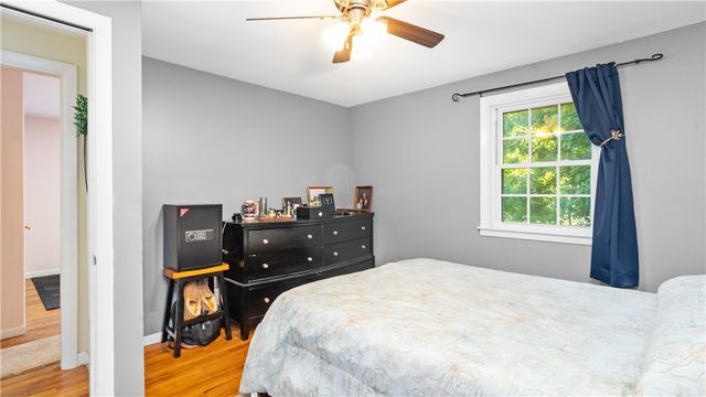 52 Brentwood Avenue, Warwick, RI 02886