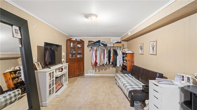 52 Brentwood Avenue, Warwick, RI 02886