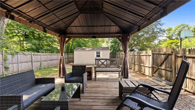 52 Brentwood Avenue, Warwick, RI 02886