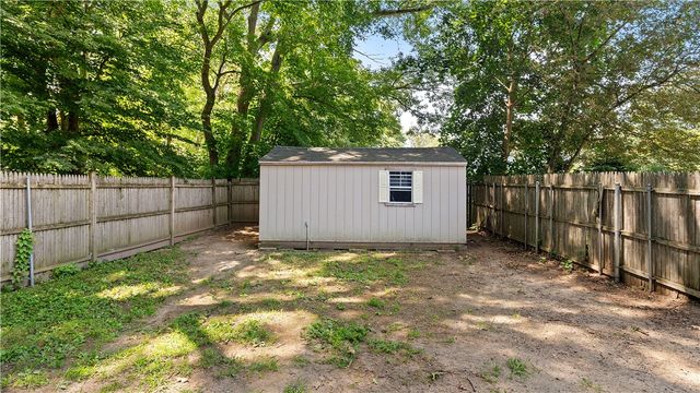 52 Brentwood Avenue, Warwick, RI 02886