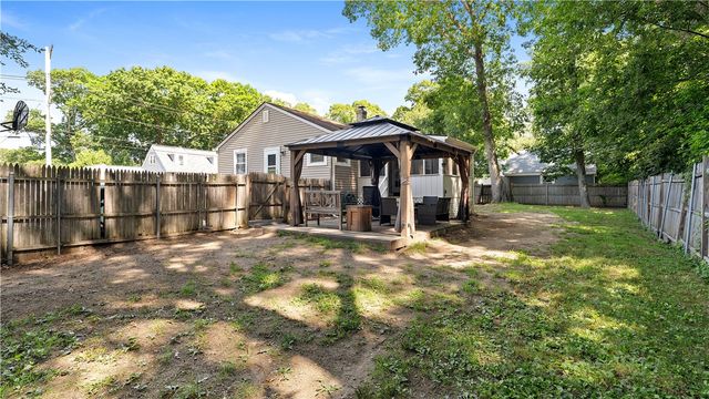 52 Brentwood Avenue, Warwick, RI 02886