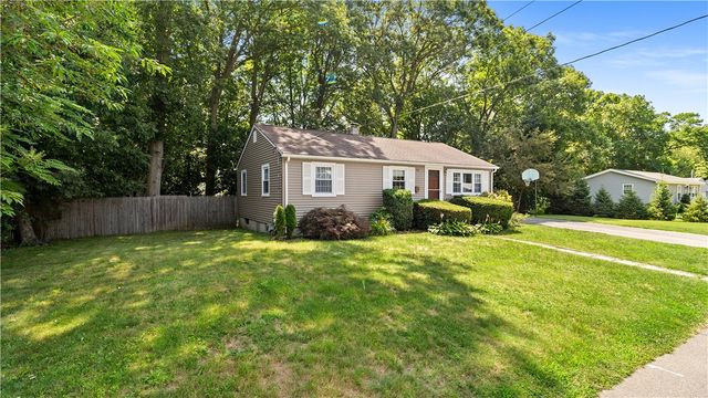 52 Brentwood Avenue, Warwick, RI 02886