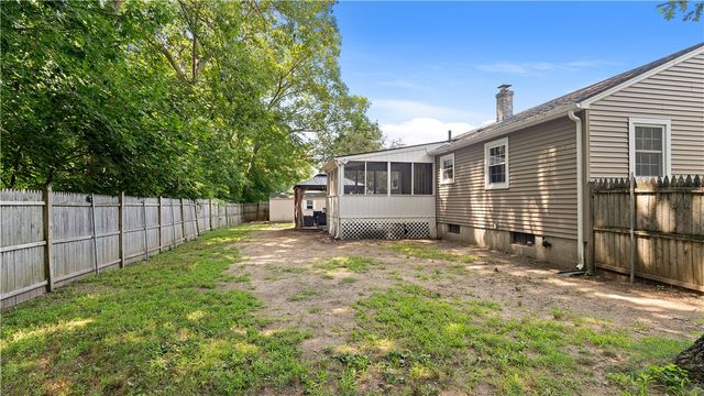 52 Brentwood Avenue, Warwick, RI 02886