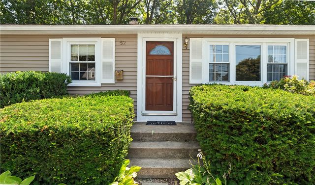 52 Brentwood Avenue, Warwick, RI 02886