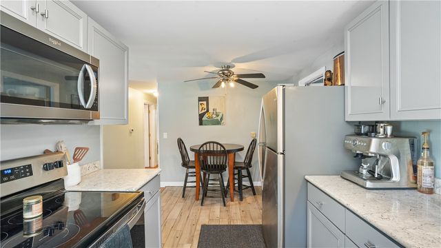 52 Brentwood Avenue, Warwick, RI 02886